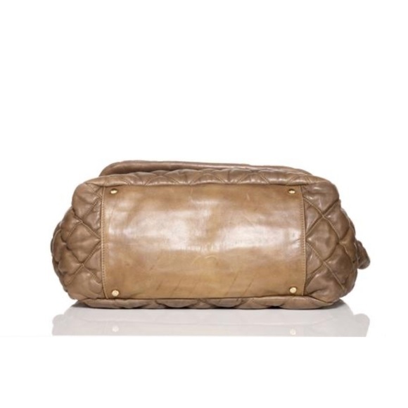 Auth Chanel Diamond Quilt Lambskin Leather Bag - Picture 5 of 9